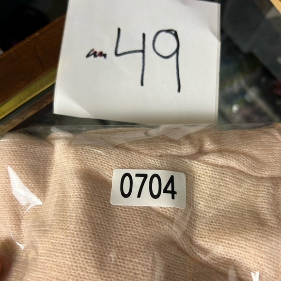 CYNTHIA ROWLEY 100% 2Ply Cashmere Knit Long Sleeve Crew-Neck peach luxury Size M - Picture 9 of 9